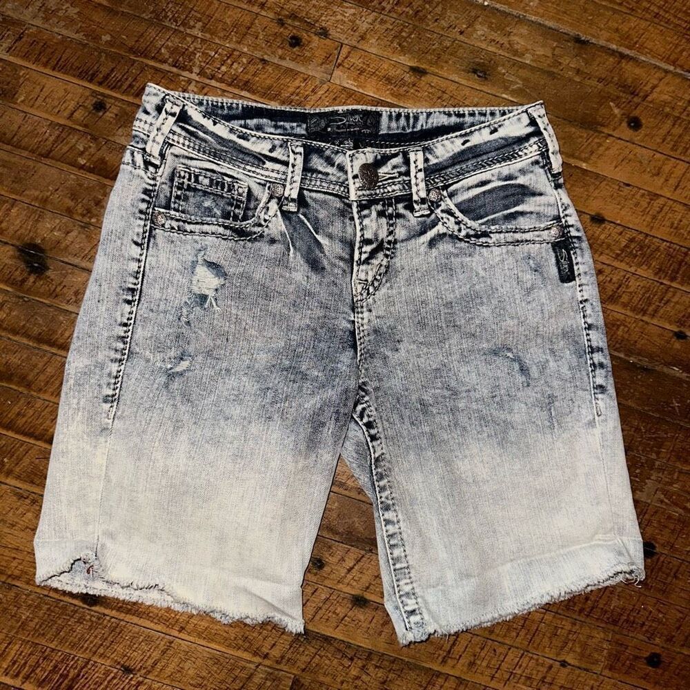 Silver ombré distressed denim 26 Lola boyfriend short